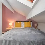 Spacious House With 4 Bedrooms & 6 Beds By Purestay With Parking For 7 Nights Min!