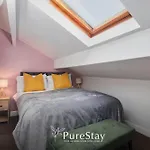 Spacious House With 4 Bedrooms & 6 Beds By Purestay With Parking For 7 Nights Min! *