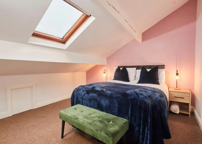 Spacious House With 4 Bedrooms & 6 Beds By Purestay With Parking For 7 Nights Min! Bradford (West Yorkshire)