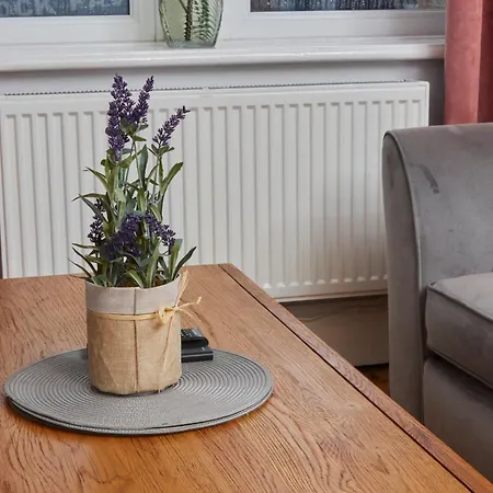 Vakantiehuis Spacious House With 4 Bedrooms & 6 Beds By Purestay With Parking For 7 Nights Min! Bradford (West Yorkshire)